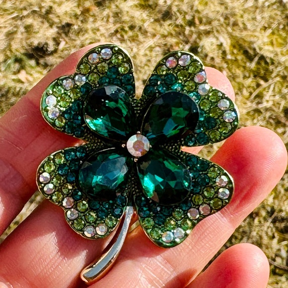 Four leaf clover brooch Large Multi-green Shamrock Good Luck Pin - Picture 8 of 8
